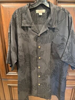 Tommy Bahama Men's Black Hawaiian Button Down Shirt